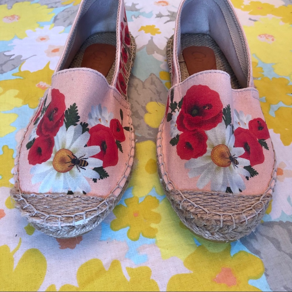 Pink Floral Slip-On Espadrilles with Red Poppy Detail - Picture 2 of 10